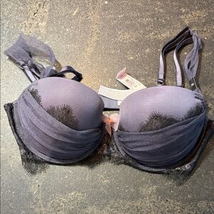 Victoria’s Secret Dream Angels Balconet Elegant Lace Trim Purple Bra